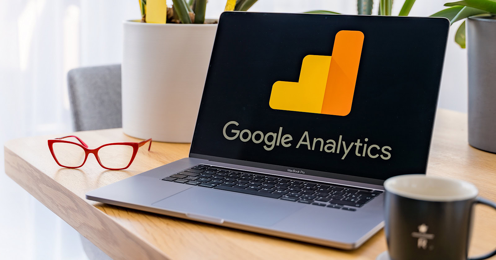 Google Analytics Introduces Realtime Pages Report.jpeg