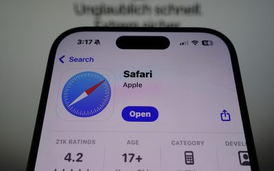 Apple May Add AI Search Engines to Safari As Google Use Drops
